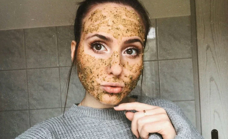 Kuru maya maskesi ne işe yarar ciltteki lekeleri yok ediyor!