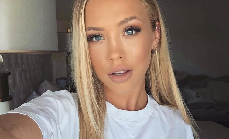 Ünlü model Tammy Hembrow Coachella Festivali’ndeki görüntüleriyle rezil oldu